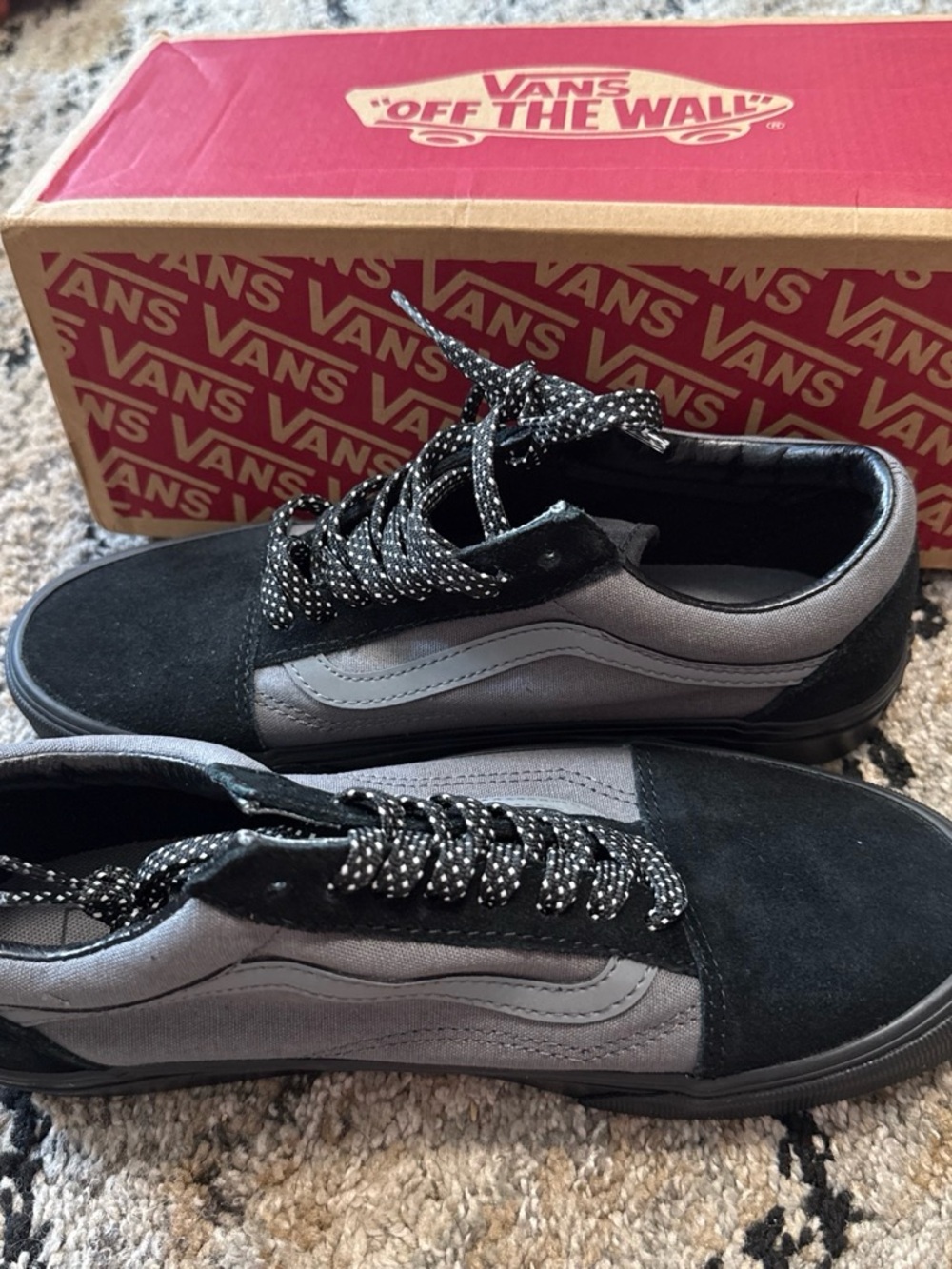 Vans Women's Black and Gray Old Skool Sneakers